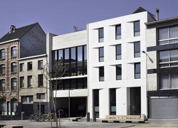 THE BLUE HOUSE 2013 Gestapelde Stad - © Michael R. Smith