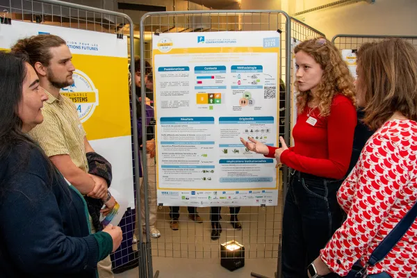 13522_068_Dann_low-photo-hera awards 2025-c&eacute;r&eacute;monie-poster-session.jpg